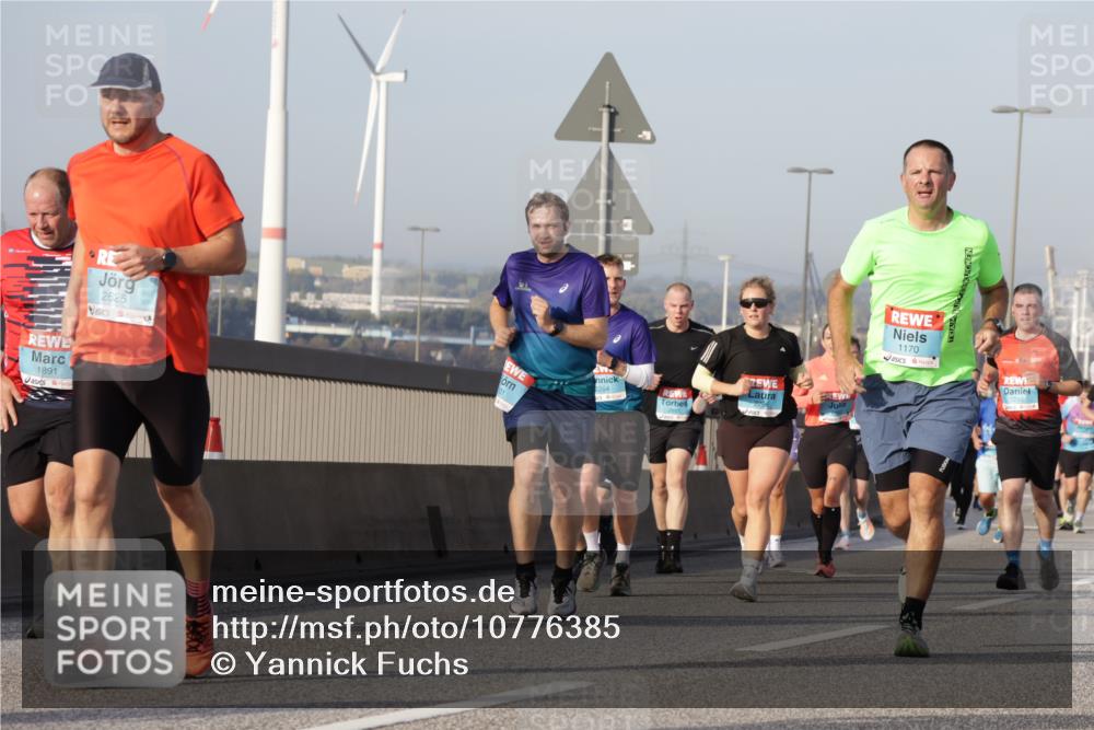 03.10.2026 - Köhlbrandbrückenlauf Yannick Fuchs http://msf.ph/oto/10776385 03.10.2026 09:42:30 Position 2 1891, 2626, 2264, 1170, 1293 meine-sportfotos.de