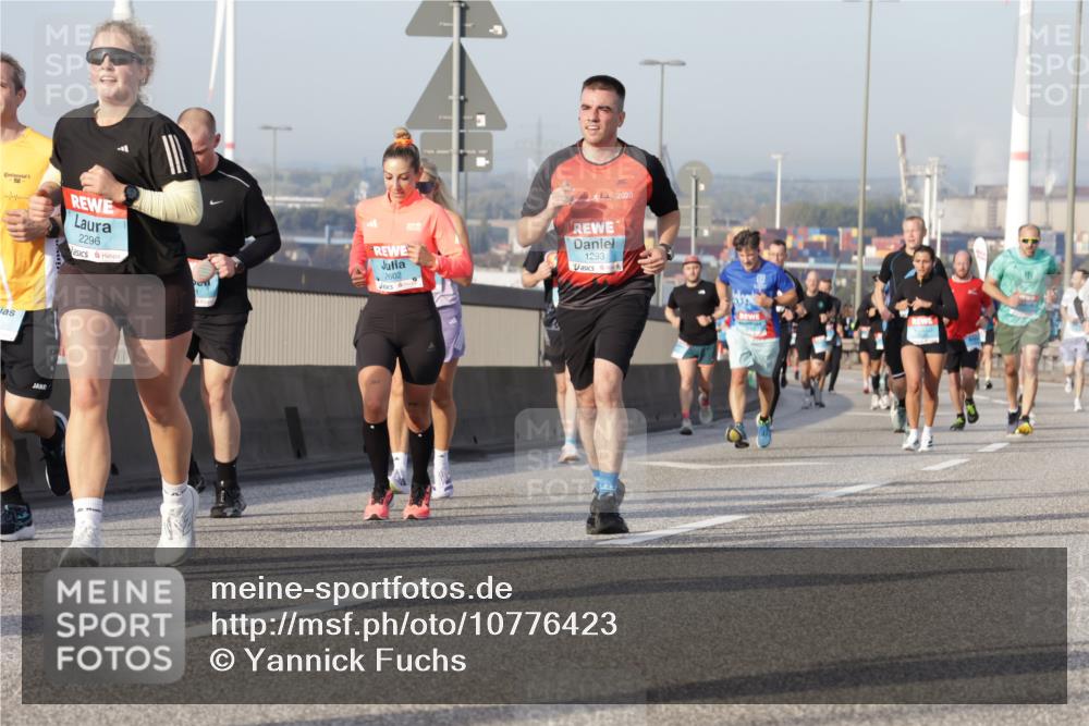 03.10.2026 - Köhlbrandbrückenlauf Yannick Fuchs http://msf.ph/oto/10776423 03.10.2026 09:42:33 Position 2 2296, 2602, 1293, 2020 meine-sportfotos.de