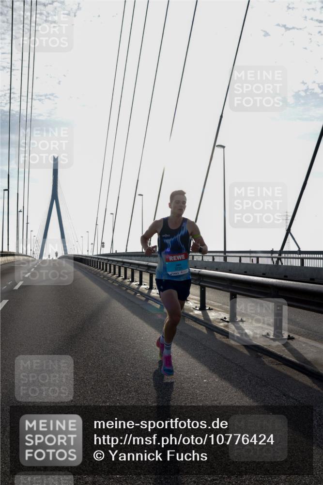 03.10.2026 - Köhlbrandbrückenlauf Yannick Fuchs http://msf.ph/oto/10776424 03.10.2026 09:18:14 Position 1 3735 meine-sportfotos.de