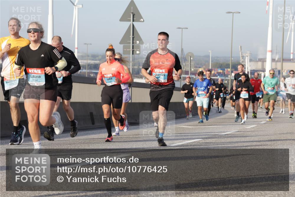 03.10.2026 - Köhlbrandbrückenlauf Yannick Fuchs http://msf.ph/oto/10776425 03.10.2026 09:42:33 Position 2 1073, 2296, 2602, 2020, 293 meine-sportfotos.de