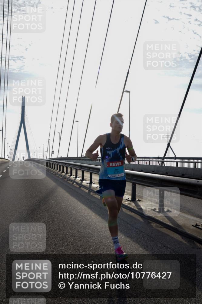 03.10.2026 - Köhlbrandbrückenlauf Yannick Fuchs http://msf.ph/oto/10776427 03.10.2026 09:18:14 Position 1 3735 meine-sportfotos.de