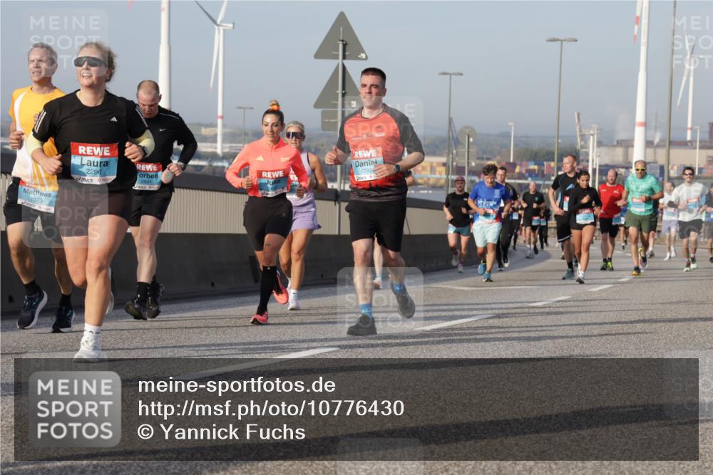 03.10.2026 - Köhlbrandbrückenlauf Yannick Fuchs http://msf.ph/oto/10776430 03.10.2026 09:42:34 Position 2 1073, 2296, 2020, 1293, 2601 meine-sportfotos.de
