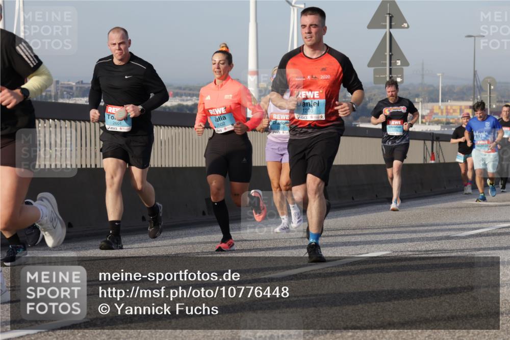 03.10.2026 - Köhlbrandbrückenlauf Yannick Fuchs http://msf.ph/oto/10776448 03.10.2026 09:42:35 Position 2 2020, 2601, 2602, 1293, 2707 meine-sportfotos.de