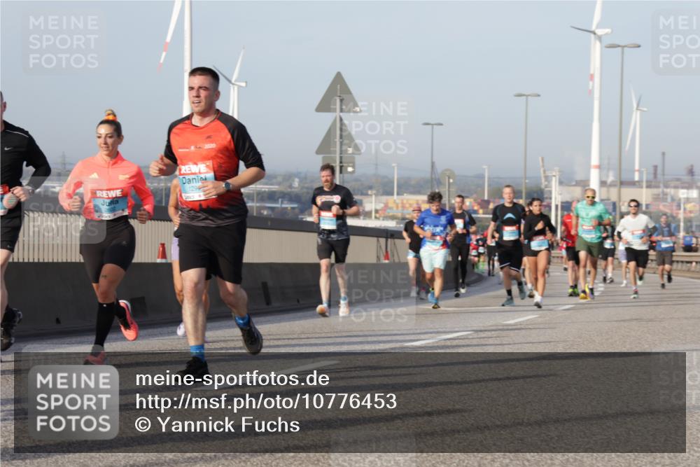 03.10.2026 - Köhlbrandbrückenlauf Yannick Fuchs http://msf.ph/oto/10776453 03.10.2026 09:42:35 Position 2  meine-sportfotos.de