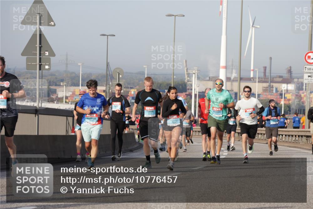 03.10.2026 - Köhlbrandbrückenlauf Yannick Fuchs http://msf.ph/oto/10776457 03.10.2026 09:42:36 Position 2 9, 2094, 2576, 3828, 1500, 10 meine-sportfotos.de