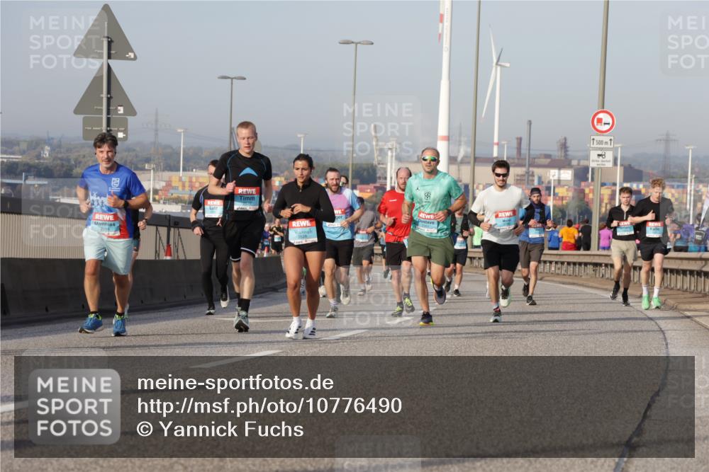 03.10.2026 - Köhlbrandbrückenlauf Yannick Fuchs http://msf.ph/oto/10776490 03.10.2026 09:42:38 Position 2 2094, 1500 meine-sportfotos.de
