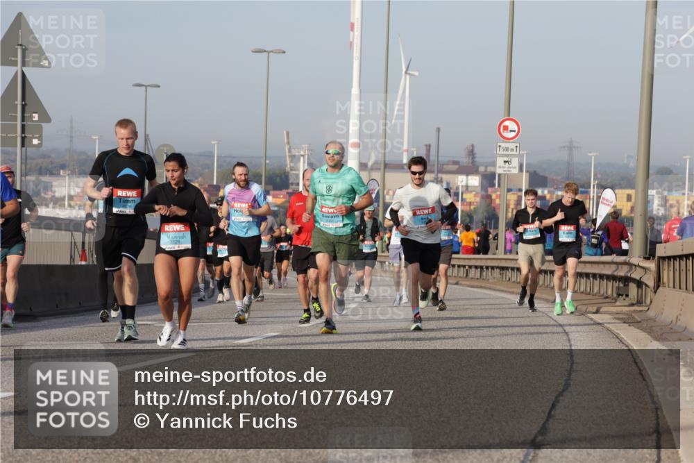 03.10.2026 - Köhlbrandbrückenlauf Yannick Fuchs http://msf.ph/oto/10776497 03.10.2026 09:42:38 Position 2 3828, 2351, 1500 meine-sportfotos.de