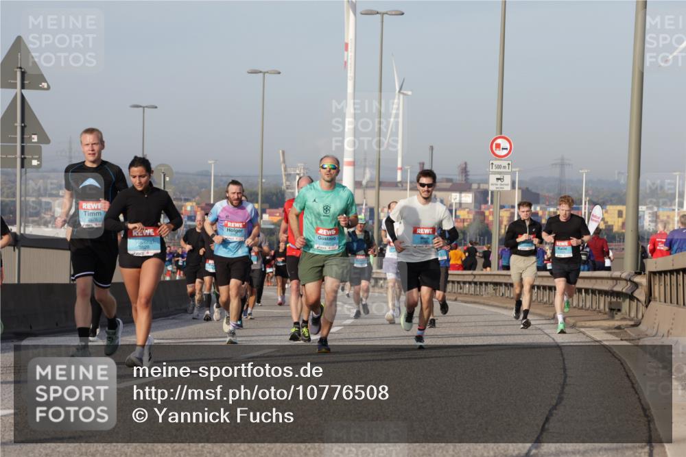 03.10.2026 - Köhlbrandbrückenlauf Yannick Fuchs http://msf.ph/oto/10776508 03.10.2026 09:42:39 Position 2 2576, 500, 3828 meine-sportfotos.de