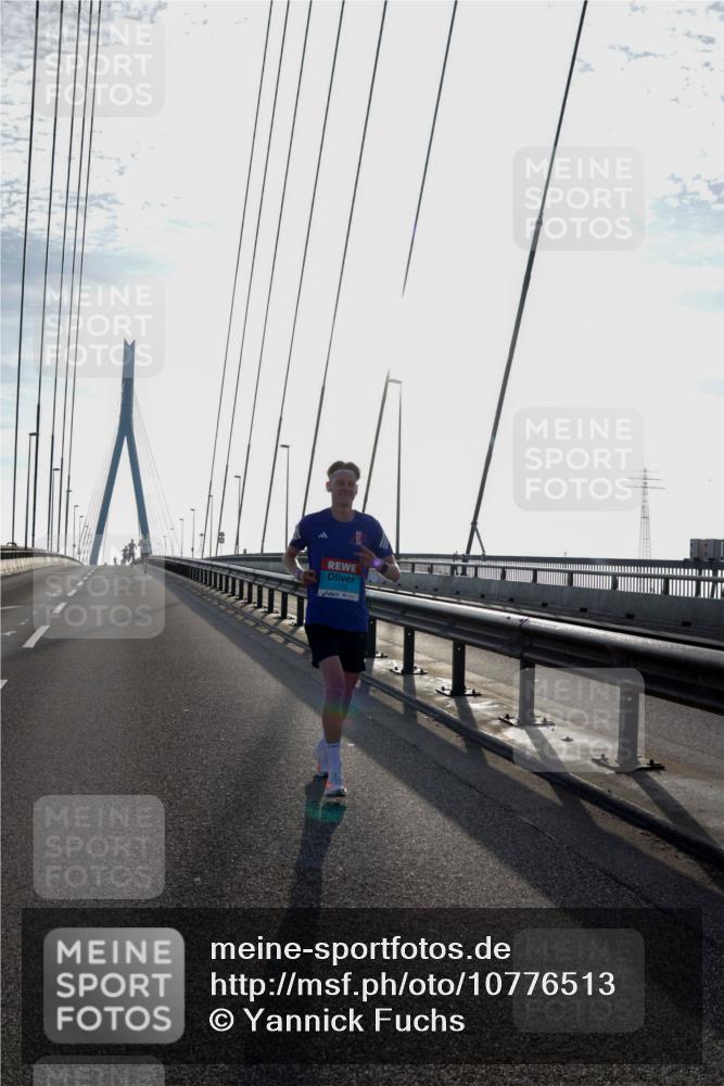 03.10.2026 - Köhlbrandbrückenlauf Yannick Fuchs http://msf.ph/oto/10776513 03.10.2026 09:18:44 Position 1  meine-sportfotos.de
