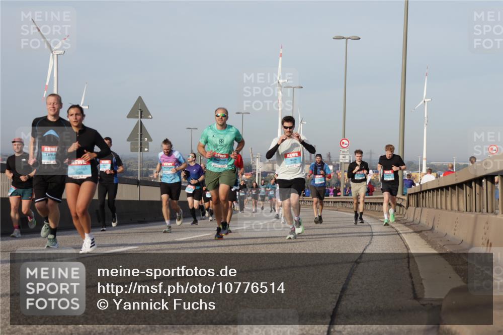 03.10.2026 - Köhlbrandbrückenlauf Yannick Fuchs http://msf.ph/oto/10776514 03.10.2026 09:42:42 Position 2  meine-sportfotos.de