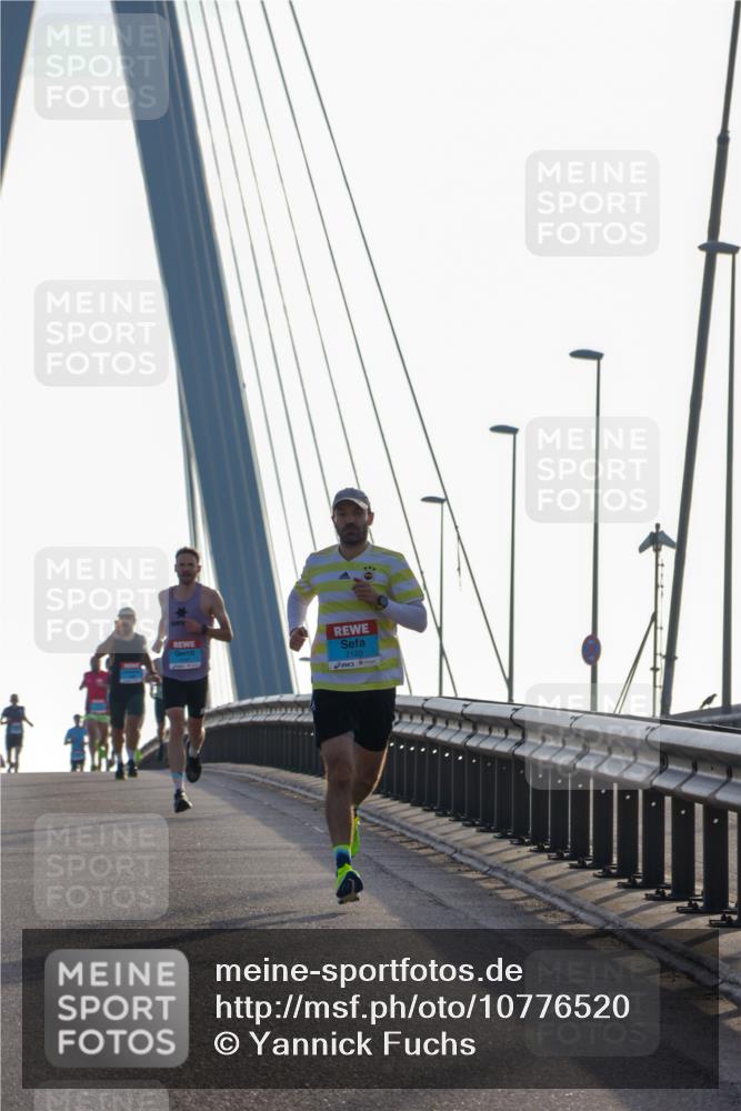 03.10.2026 - Köhlbrandbrückenlauf Yannick Fuchs http://msf.ph/oto/10776520 03.10.2026 09:18:46 Position 1 2120 meine-sportfotos.de