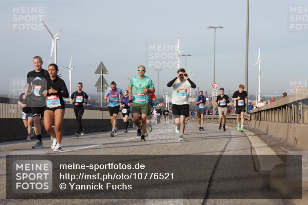 03.10.2026 - Köhlbrandbrückenlauf Yannick Fuchs http://msf.ph/oto/10776521 03.10.2026 09:42:42 Position 2  meine-sportfotos.de