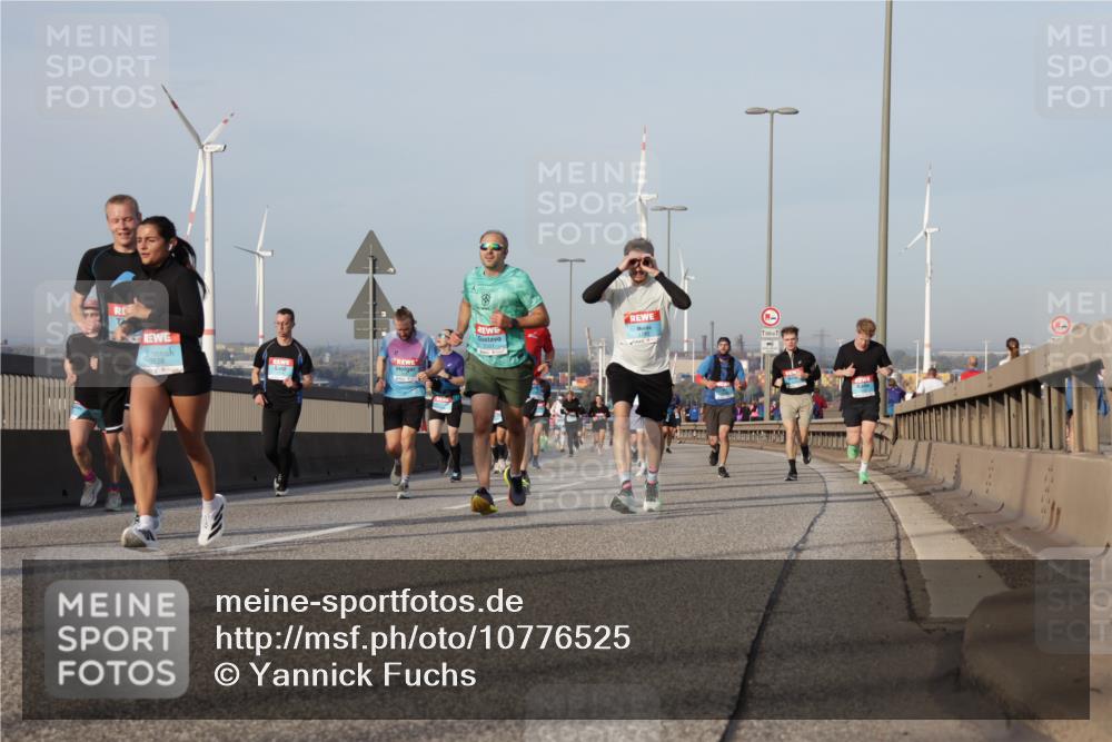 03.10.2026 - Köhlbrandbrückenlauf Yannick Fuchs http://msf.ph/oto/10776525 03.10.2026 09:42:42 Position 2 3828, 2351, 00, 1 meine-sportfotos.de