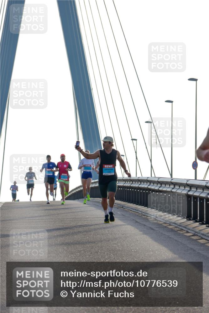 03.10.2026 - Köhlbrandbrückenlauf Yannick Fuchs http://msf.ph/oto/10776539 03.10.2026 09:18:55 Position 1  meine-sportfotos.de