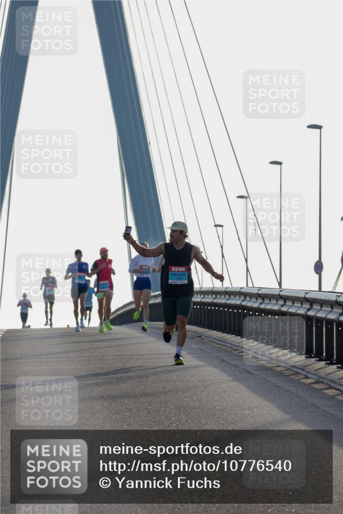 03.10.2026 - Köhlbrandbrückenlauf Yannick Fuchs http://msf.ph/oto/10776540 03.10.2026 09:18:55 Position 1  meine-sportfotos.de