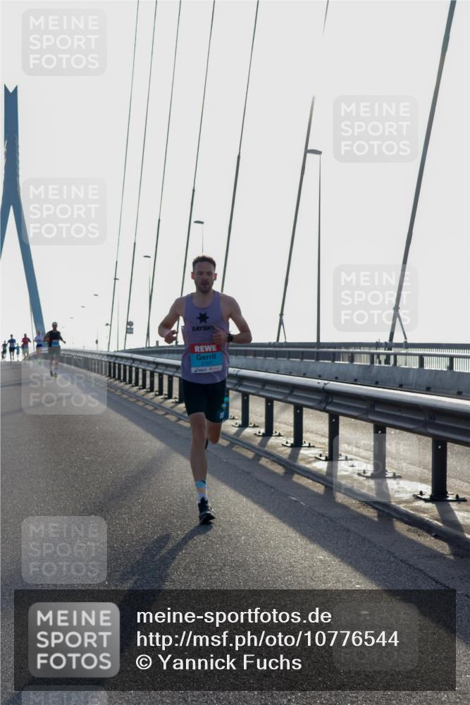 03.10.2026 - Köhlbrandbrückenlauf Yannick Fuchs http://msf.ph/oto/10776544 03.10.2026 09:18:56 Position 1 113, 2107 meine-sportfotos.de