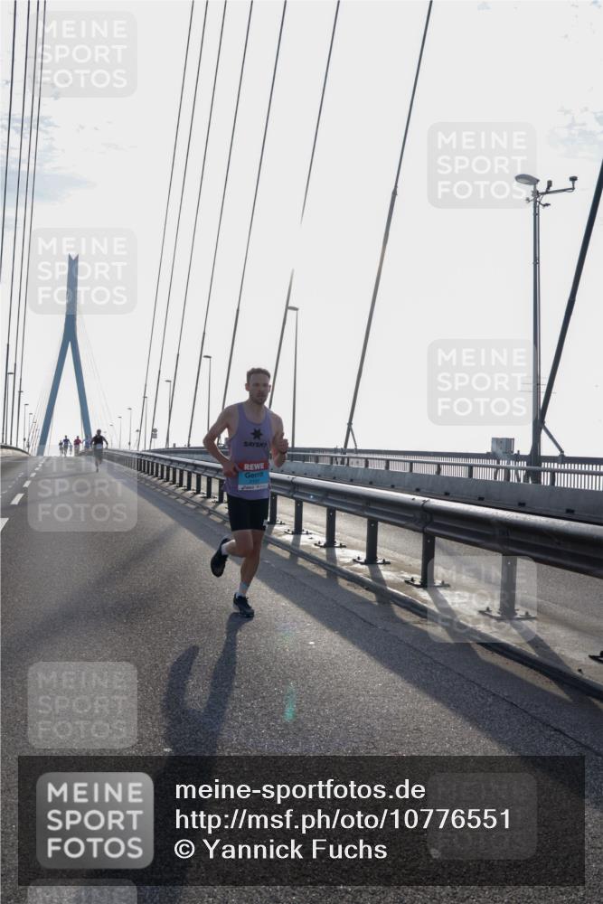 03.10.2026 - Köhlbrandbrückenlauf Yannick Fuchs http://msf.ph/oto/10776551 03.10.2026 09:18:57 Position 1  meine-sportfotos.de