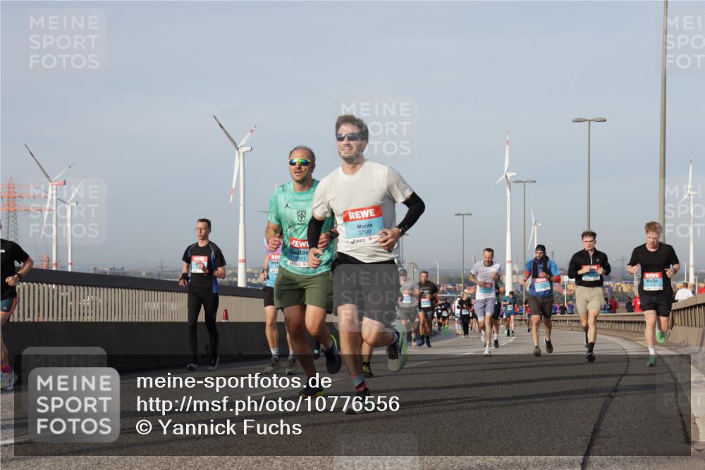 03.10.2026 - Köhlbrandbrückenlauf Yannick Fuchs http://msf.ph/oto/10776556 03.10.2026 09:42:44 Position 2 2351, 3790 meine-sportfotos.de