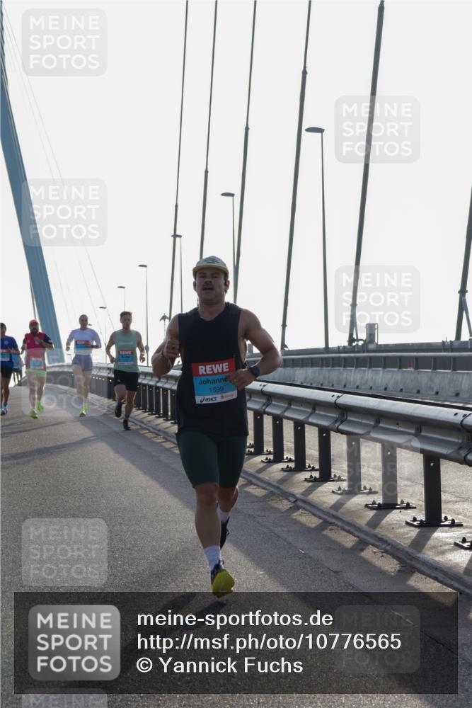 03.10.2026 - Köhlbrandbrückenlauf Yannick Fuchs http://msf.ph/oto/10776565 03.10.2026 09:19:02 Position 1 1599 meine-sportfotos.de