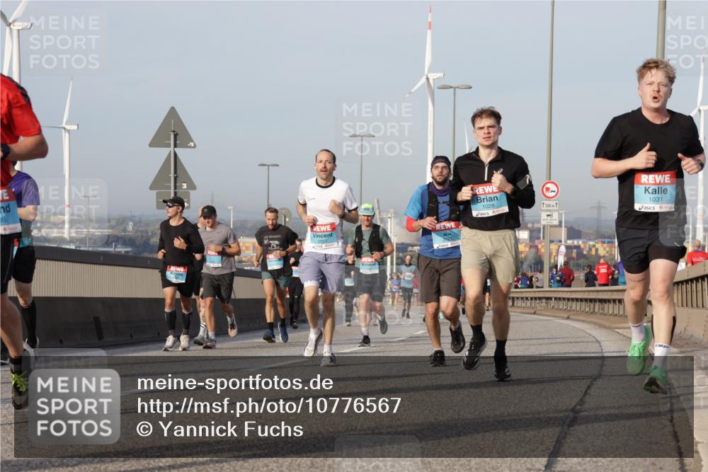 03.10.2026 - Köhlbrandbrückenlauf Yannick Fuchs http://msf.ph/oto/10776567 03.10.2026 09:42:45 Position 2 1028, 1500, 1031 meine-sportfotos.de