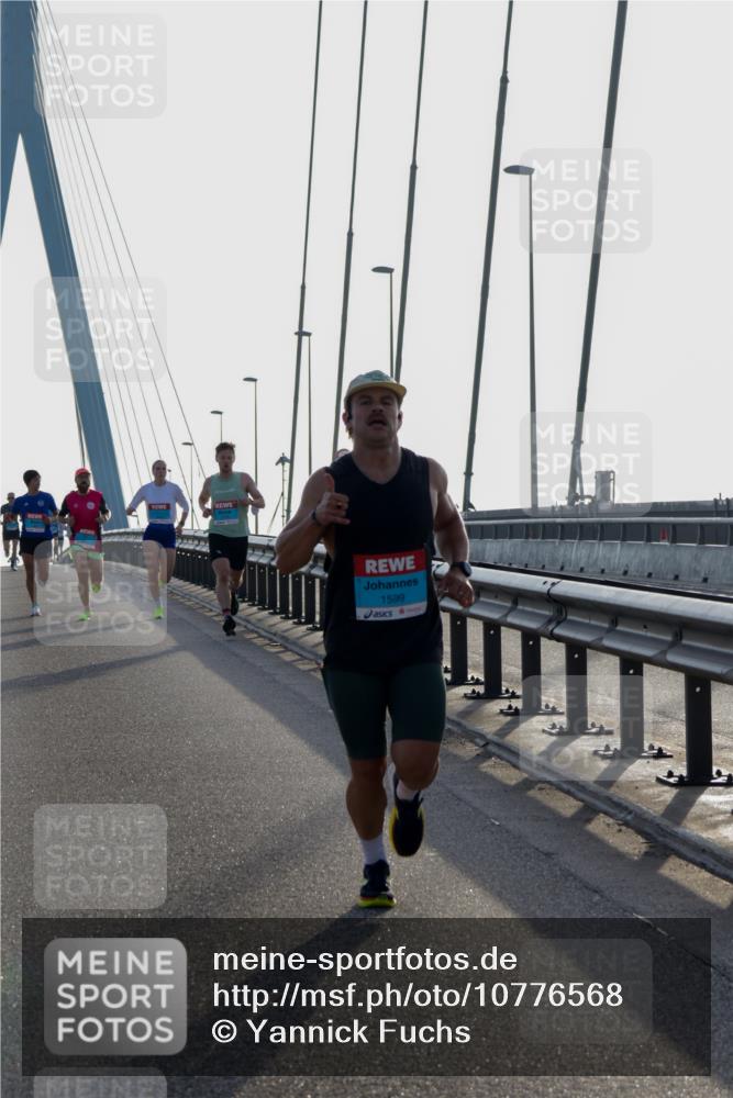 03.10.2026 - Köhlbrandbrückenlauf Yannick Fuchs http://msf.ph/oto/10776568 03.10.2026 09:19:03 Position 1 1599 meine-sportfotos.de