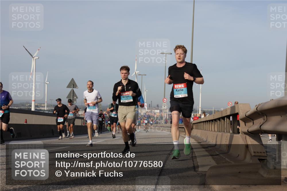 03.10.2026 - Köhlbrandbrückenlauf Yannick Fuchs http://msf.ph/oto/10776580 03.10.2026 09:42:46 Position 2 1028, 1031 meine-sportfotos.de