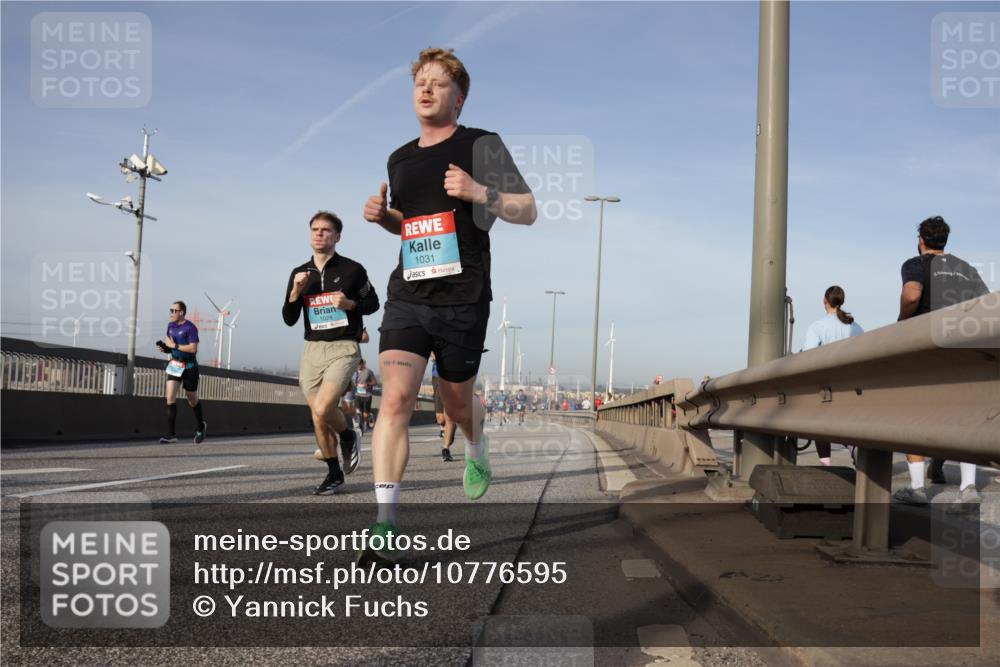 03.10.2026 - Köhlbrandbrückenlauf Yannick Fuchs http://msf.ph/oto/10776595 03.10.2026 09:42:48 Position 2 1031, 8 meine-sportfotos.de
