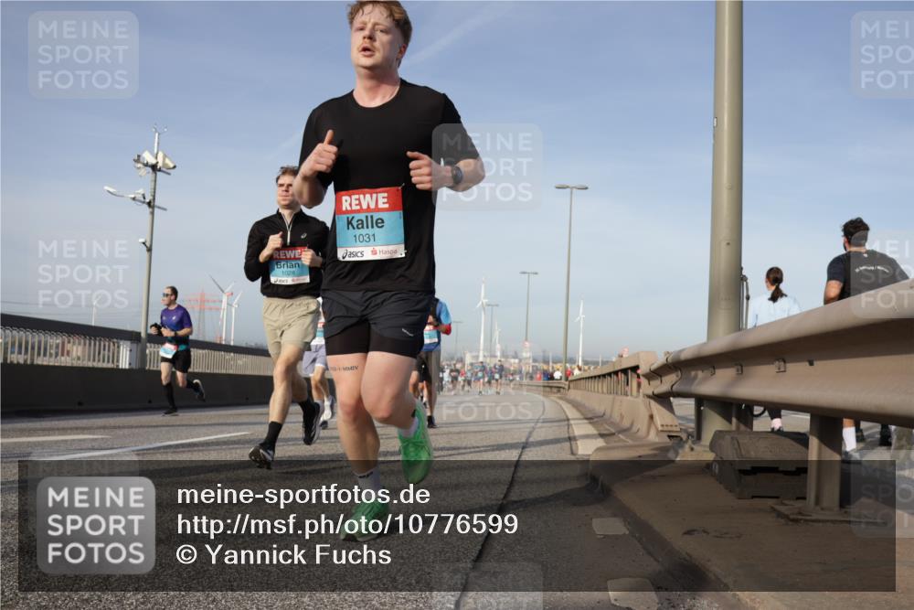 03.10.2026 - Köhlbrandbrückenlauf Yannick Fuchs http://msf.ph/oto/10776599 03.10.2026 09:42:48 Position 2 1031, 1028, 1, 8 meine-sportfotos.de
