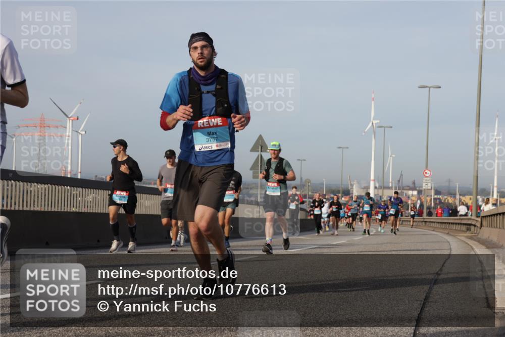 03.10.2026 - Köhlbrandbrückenlauf Yannick Fuchs http://msf.ph/oto/10776613 03.10.2026 09:42:49 Position 2 3757 meine-sportfotos.de