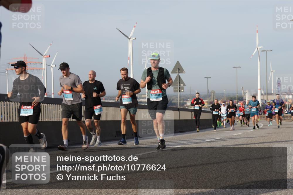 03.10.2026 - Köhlbrandbrückenlauf Yannick Fuchs http://msf.ph/oto/10776624 03.10.2026 09:42:50 Position 2 2248, 1549 meine-sportfotos.de