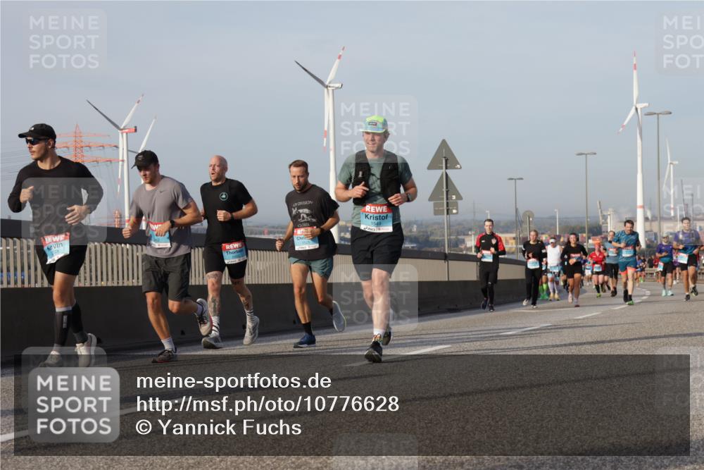 03.10.2026 - Köhlbrandbrückenlauf Yannick Fuchs http://msf.ph/oto/10776628 03.10.2026 09:42:50 Position 2 1549 meine-sportfotos.de