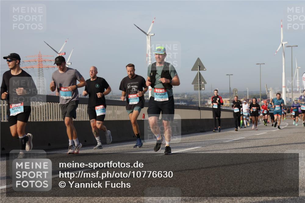 03.10.2026 - Köhlbrandbrückenlauf Yannick Fuchs http://msf.ph/oto/10776630 03.10.2026 09:42:50 Position 2 2248, 1987, 2521, 1549 meine-sportfotos.de