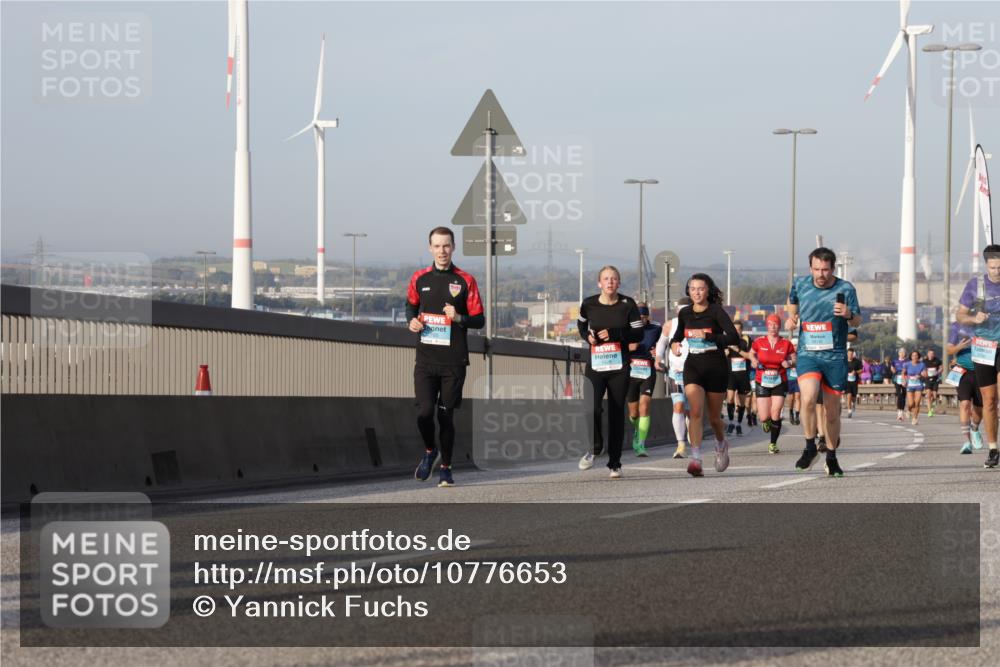 03.10.2026 - Köhlbrandbrückenlauf Yannick Fuchs http://msf.ph/oto/10776653 03.10.2026 09:42:52 Position 2 3818 meine-sportfotos.de