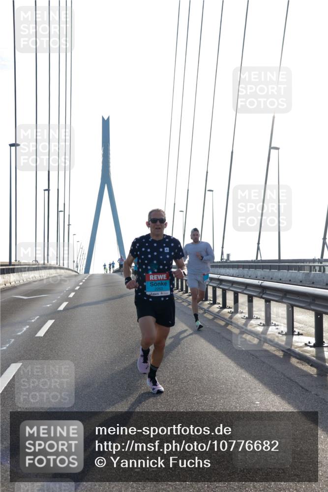 03.10.2026 - Köhlbrandbrückenlauf Yannick Fuchs http://msf.ph/oto/10776682 03.10.2026 09:19:17 Position 1 2263 meine-sportfotos.de