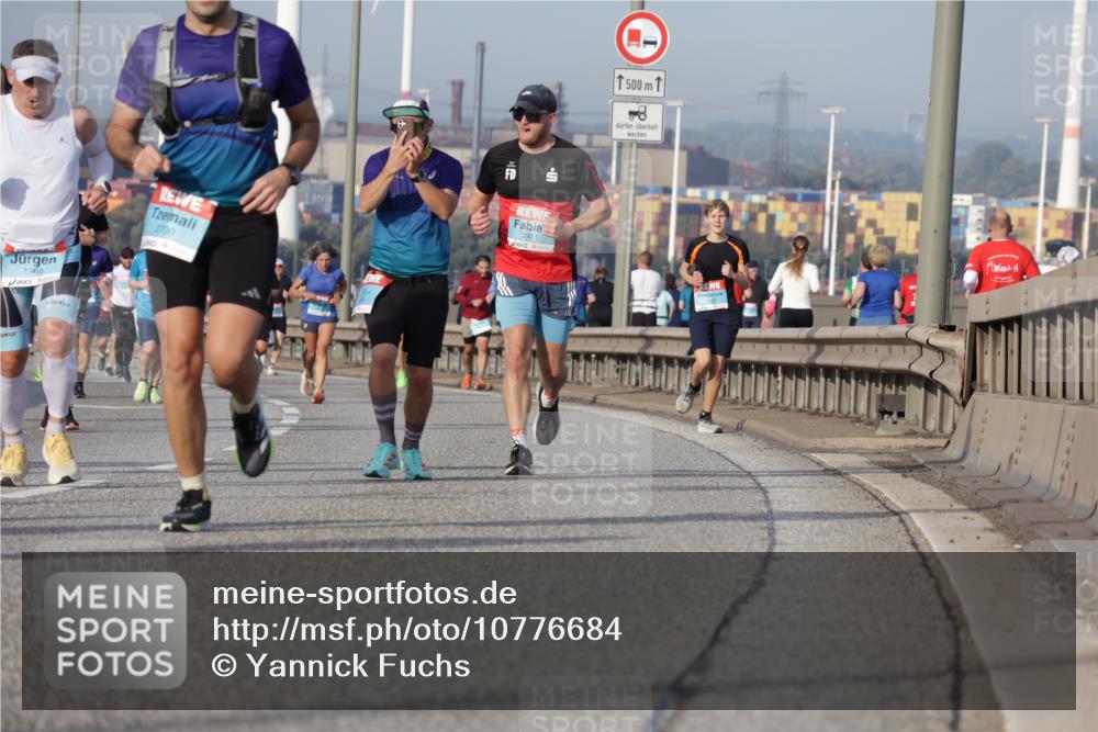 03.10.2026 - Köhlbrandbrückenlauf Yannick Fuchs http://msf.ph/oto/10776684 03.10.2026 09:42:56 Position 2 1968, 3700, 1901, 500 meine-sportfotos.de