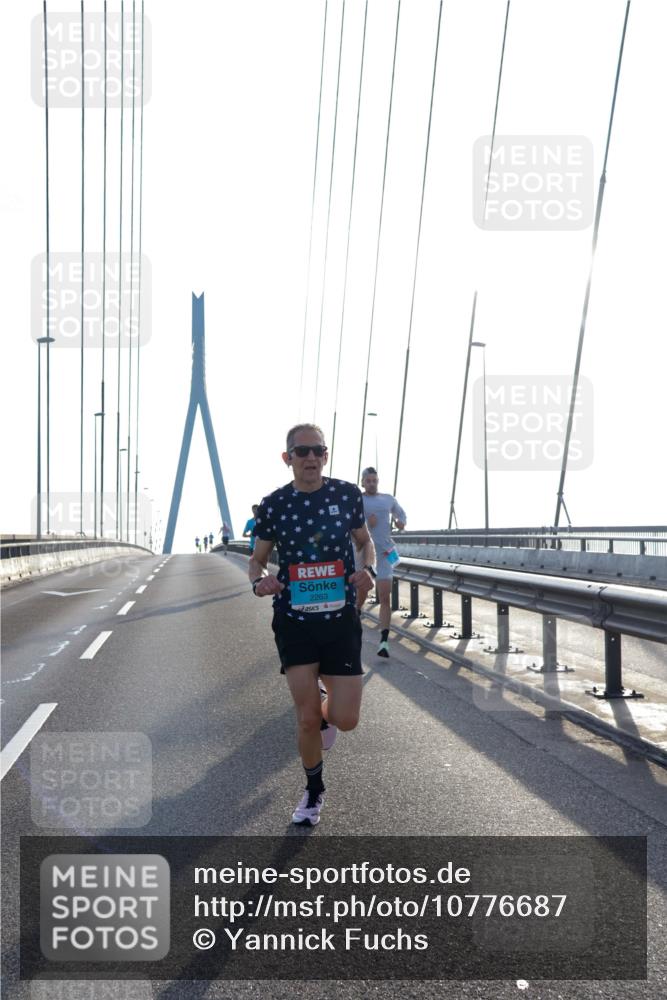 03.10.2026 - Köhlbrandbrückenlauf Yannick Fuchs http://msf.ph/oto/10776687 03.10.2026 09:19:17 Position 1 2263 meine-sportfotos.de