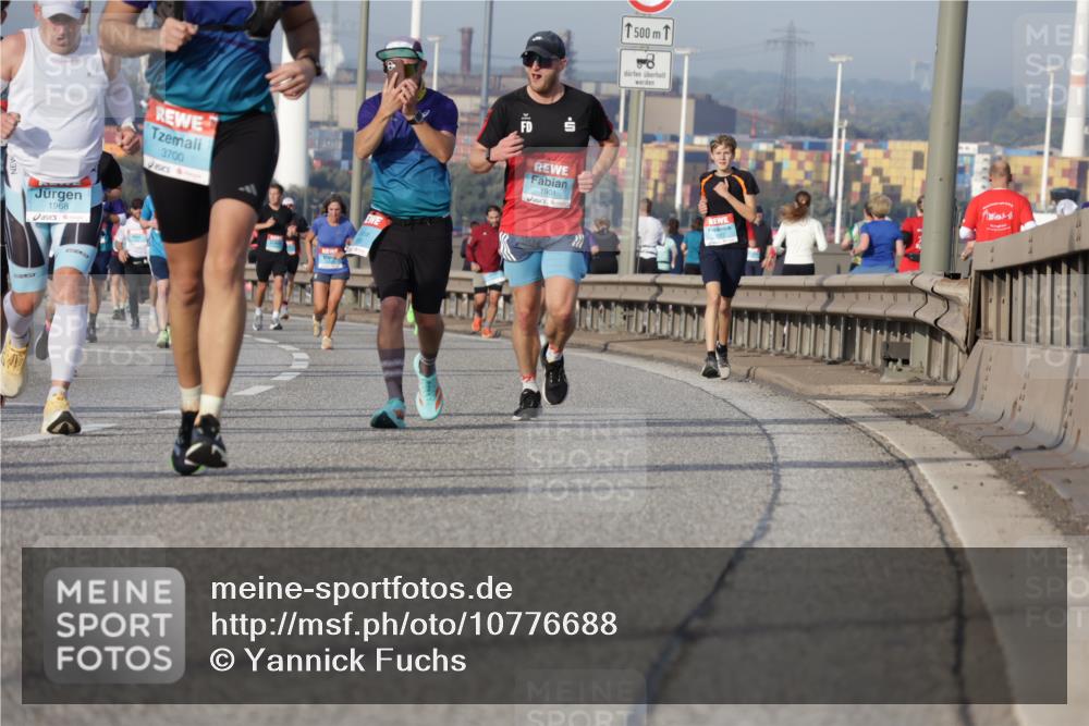 03.10.2026 - Köhlbrandbrückenlauf Yannick Fuchs http://msf.ph/oto/10776688 03.10.2026 09:42:56 Position 2 1968, 3700, 1901, 500 meine-sportfotos.de