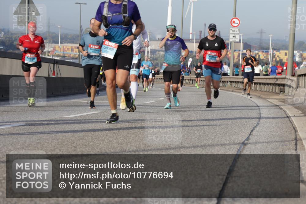 03.10.2026 - Köhlbrandbrückenlauf Yannick Fuchs http://msf.ph/oto/10776694 03.10.2026 09:42:58 Position 2 3700, 1500 meine-sportfotos.de