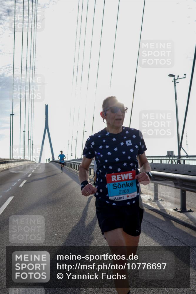 03.10.2026 - Köhlbrandbrückenlauf Yannick Fuchs http://msf.ph/oto/10776697 03.10.2026 09:19:18 Position 1 2263 meine-sportfotos.de