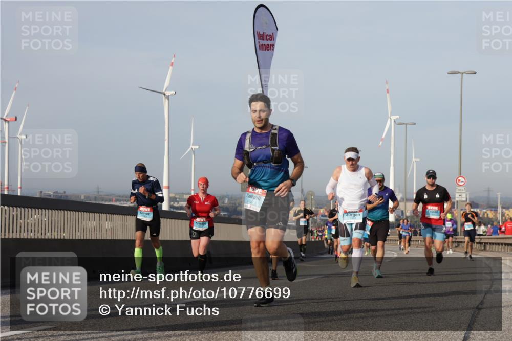 03.10.2026 - Köhlbrandbrückenlauf Yannick Fuchs http://msf.ph/oto/10776699 03.10.2026 09:42:59 Position 2 3700 meine-sportfotos.de