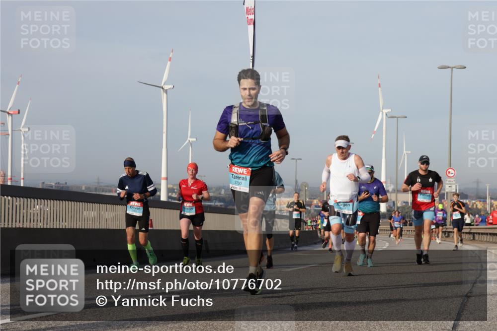 03.10.2026 - Köhlbrandbrückenlauf Yannick Fuchs http://msf.ph/oto/10776702 03.10.2026 09:42:59 Position 2 3700 meine-sportfotos.de