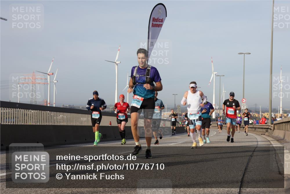 03.10.2026 - Köhlbrandbrückenlauf Yannick Fuchs http://msf.ph/oto/10776710 03.10.2026 09:43:00 Position 2 700 meine-sportfotos.de