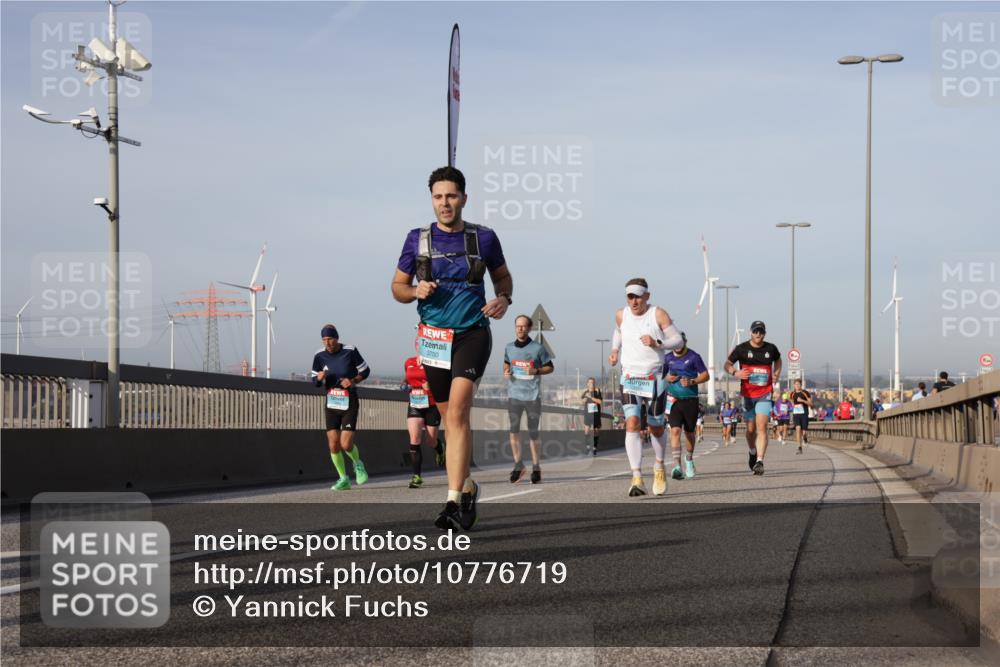 03.10.2026 - Köhlbrandbrückenlauf Yannick Fuchs http://msf.ph/oto/10776719 03.10.2026 09:43:00 Position 2 3700 meine-sportfotos.de