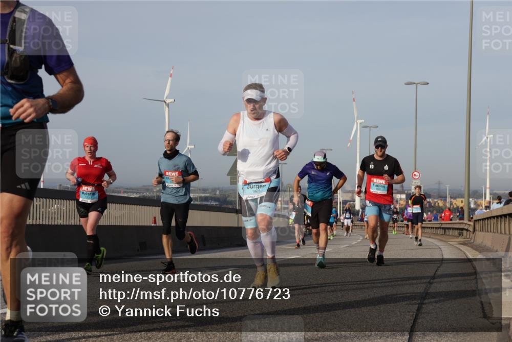 03.10.2026 - Köhlbrandbrückenlauf Yannick Fuchs http://msf.ph/oto/10776723 03.10.2026 09:43:01 Position 2 1968 meine-sportfotos.de