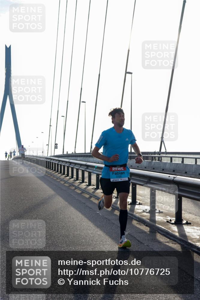 03.10.2026 - Köhlbrandbrückenlauf Yannick Fuchs http://msf.ph/oto/10776725 03.10.2026 09:19:21 Position 1 3705 meine-sportfotos.de