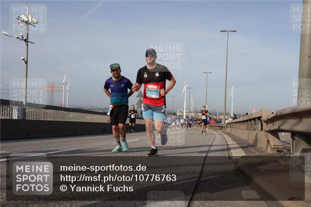 03.10.2026 - Köhlbrandbrückenlauf Yannick Fuchs http://msf.ph/oto/10776763 03.10.2026 09:43:04 Position 2 1901 meine-sportfotos.de