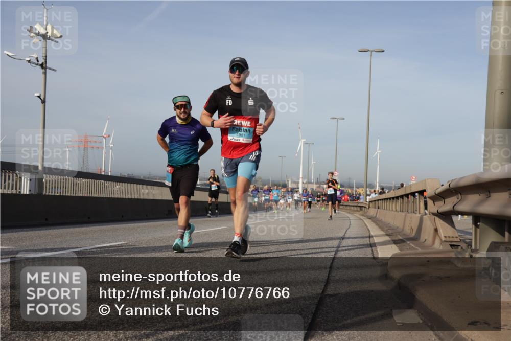 03.10.2026 - Köhlbrandbrückenlauf Yannick Fuchs http://msf.ph/oto/10776766 03.10.2026 09:43:04 Position 2 1901 meine-sportfotos.de