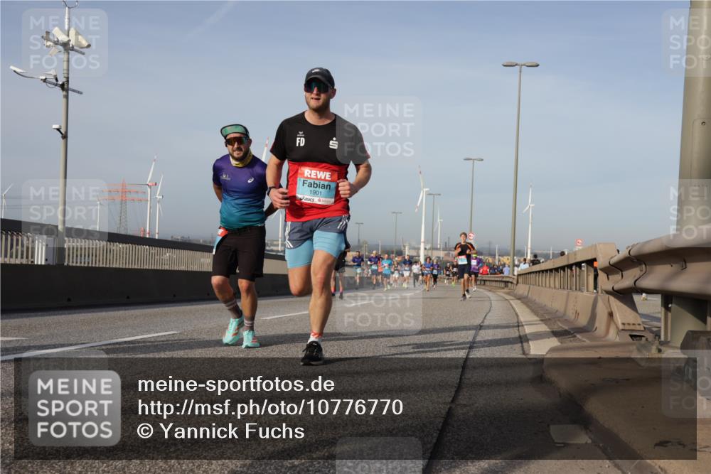 03.10.2026 - Köhlbrandbrückenlauf Yannick Fuchs http://msf.ph/oto/10776770 03.10.2026 09:43:04 Position 2 1901 meine-sportfotos.de