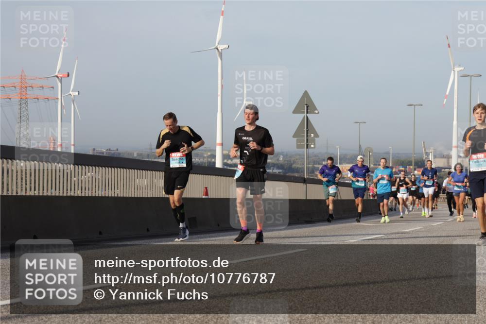 03.10.2026 - Köhlbrandbrückenlauf Yannick Fuchs http://msf.ph/oto/10776787 03.10.2026 09:43:06 Position 2  meine-sportfotos.de