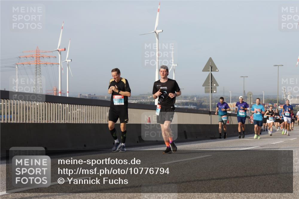 03.10.2026 - Köhlbrandbrückenlauf Yannick Fuchs http://msf.ph/oto/10776794 03.10.2026 09:43:07 Position 2 1694 meine-sportfotos.de
